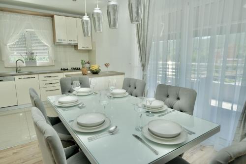 Iekārtas, Apartment Mario - with pool in Bristivica