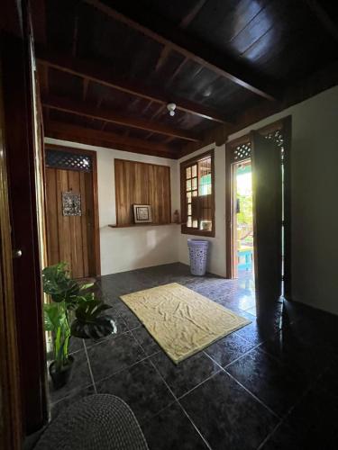 Entrance, Woodstock Hostel in Samara