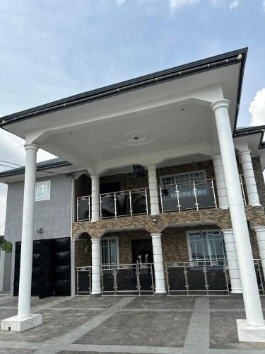 المنظر الخارجي, Queens Valley View Holiday Home in Ngleshi Amanfro