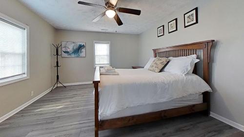 Brick Beauty Fayetteville 3 bedroom Mins from Downtown in Fayetteville, USA