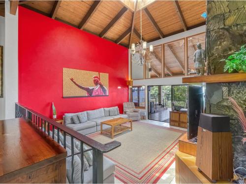 Hawaiian Escape with Pool Expansive Lanai Stunning Sunset Views