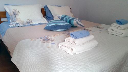 Medieval Rose Hotel - image 9