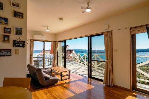 오키나와 본섬 ペンションパシフィカ古宇利 (ペンションパシフィカ古宇利) 3성급 호텔 로비