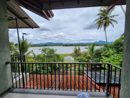 Lake Entrance in Galketigama