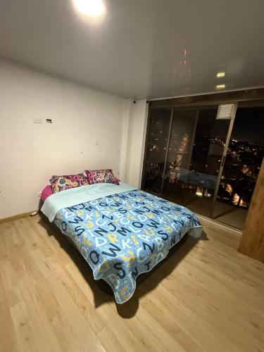 Aparta estudio pequeño con cama inflable