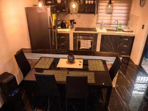 Moderna Casa con piscina , jacuzzi y generador electrico in ปวยร์โต บาริโอส