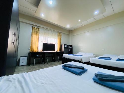 Misty Hills Room Type - Family Room with Private Bathroom