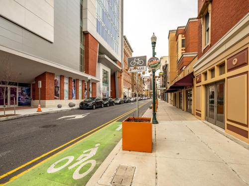 BurgBnB Downtown in Harrisburg City Center
