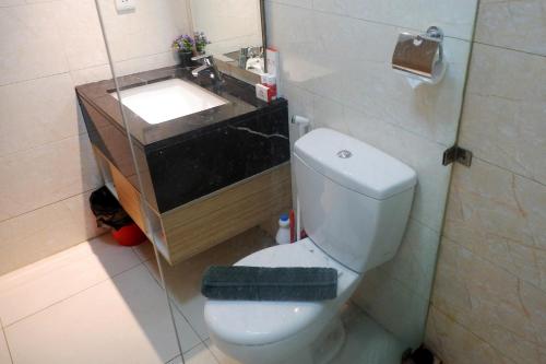 Spacious 2BR The Mansion Apartment Kemayoran By Travelio - Photo 3 in Jakarta, Indonesia