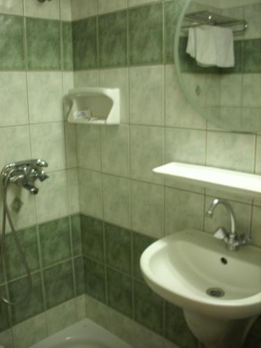Claridge Hotel - image 6