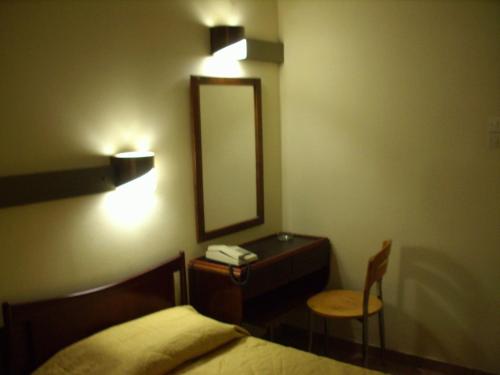 Claridge Hotel - image 11