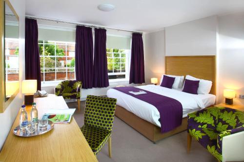 The Chequers Hotel in Newbury