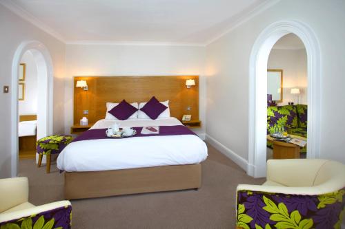 The Chequers Hotel - image 2