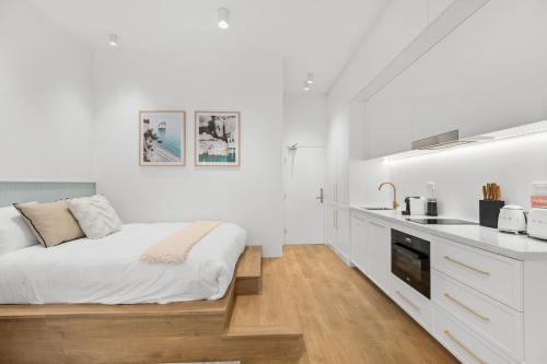 Luxe Central Studio 2 - Close to Randwick - image 2