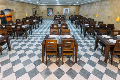 อาหารและเครื่องดื่ม, Marubhumi Luxury Resort in กานอย