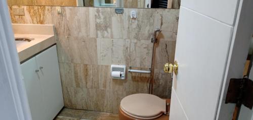 Habitación A1 Trabajar Kitchenette y baño privado