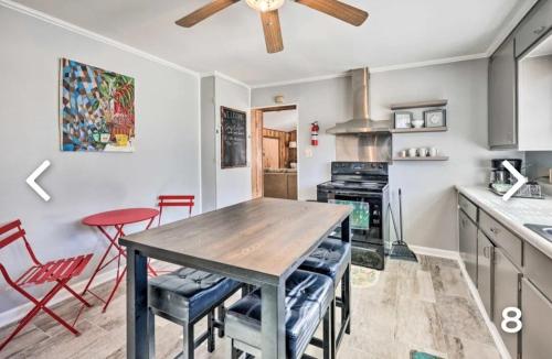 keuken, Enjoyable Stay and Play Near Casino and Hospital in Pine Bluff (AR)