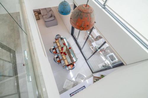 Coastal Themed 4BR Townhouse with Pool in JVC, Dubaj (zdjęcie 10)