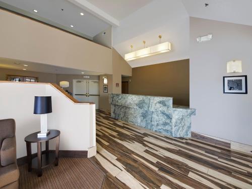 Lobby, Baymont by Wyndham Fort Collins in Forte Collins (CO)