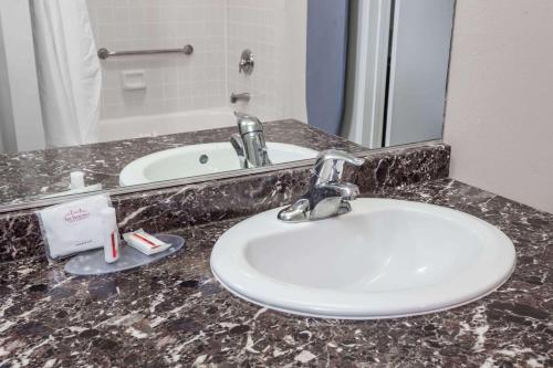 Ramada by Wyndham Oceanside in Oceanside, USA