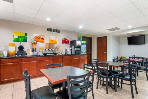 Quality Inn Foristell - image 2