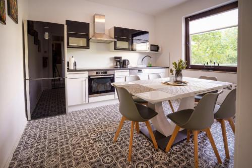 Immostay #8 - Haus für 13 Personen mit 7 Zimmer - Großer Garten & Grill, free Parking, WLAN, Bremen (photo 8)