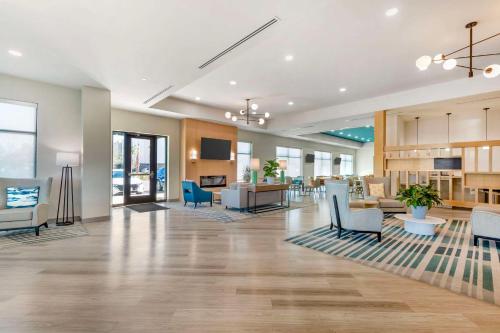 大厅, Comfort Suites Titusville Near Kennedy Space Center in 泰特斯威尔(FL)