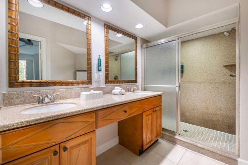 Three-Bedroom King Suite with Queen Beds and Sofa Bed