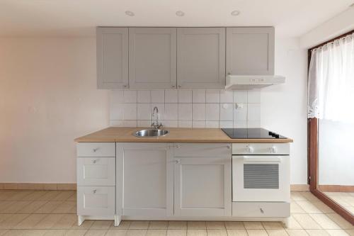 2 bedrooms, 3 beds