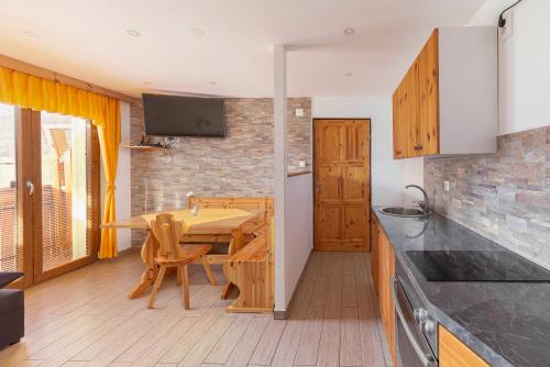 2 bedrooms, 3 beds