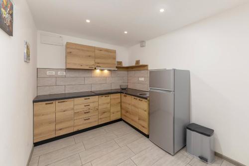 2 bedrooms, 3 beds
