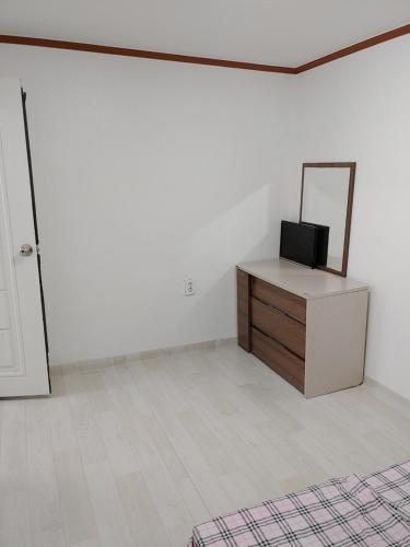 首尔 Sinchon House close to the airport 单人房 套房