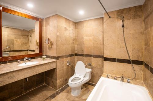 room detail thumbnail 2