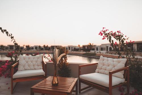 Lazur Lux Hawana TU8 - Tap to explore photos