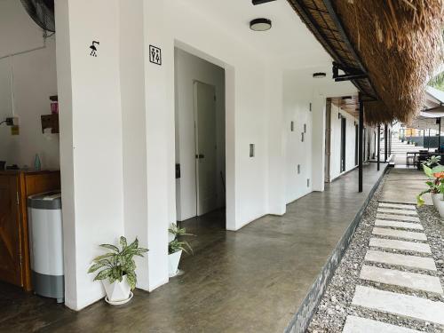 douche, PIG DIVE HOSTEL MOALBOAL in Cebu