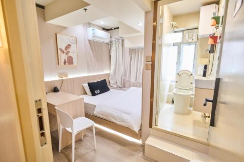 Smart Home Guesthouse: Top Choice for Double Occupancy in Hong Kong near Sky100 Hong Kong Observation Deck