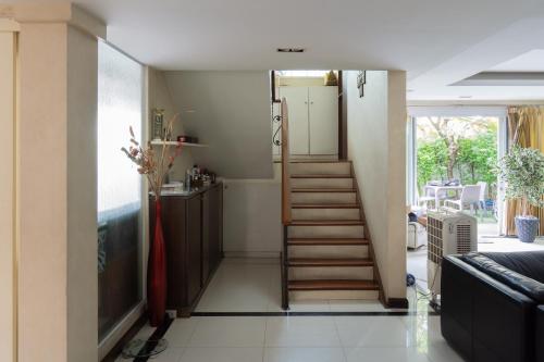 Modern Home in Sukhumvit, Бангкок (фото 7)