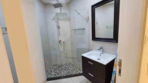 Elegant 2-Bedroom Apartment with Private Balconies & En-Suite Luxury in Meydan Avenue, Dubai (photo 10)
