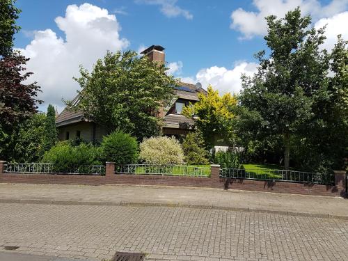 Фасада на хотела, Haus Stahnke in Wesselburen