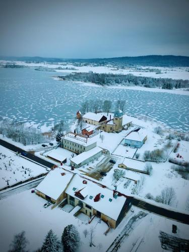 Apkārtne, L'Orée Du Lac (L'Oree Du Lac) in Grande Riviere