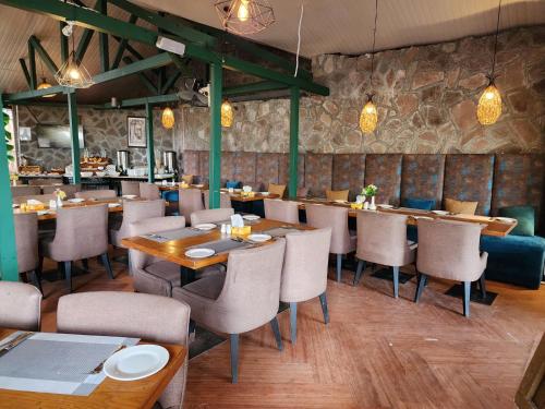 Maisonette Firhill Hotel & Resort, Murree (photo 3)