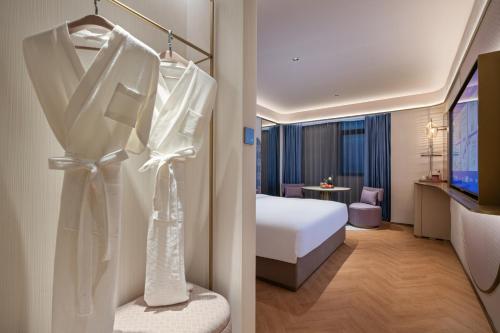 Superior Queen Room image 3