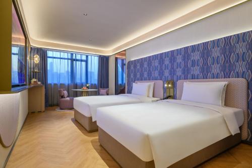 Superior Twin Room with City View room in Manxin Hotel Wuhan Hankou Xinhua Road