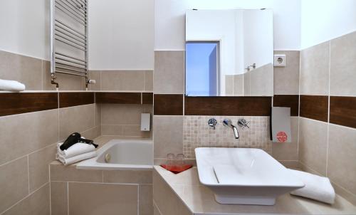 Hotel Amical Room Type - Superior Double Room