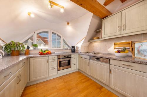 مطبخ, Ferienwohnung Rosengarten in زينجست