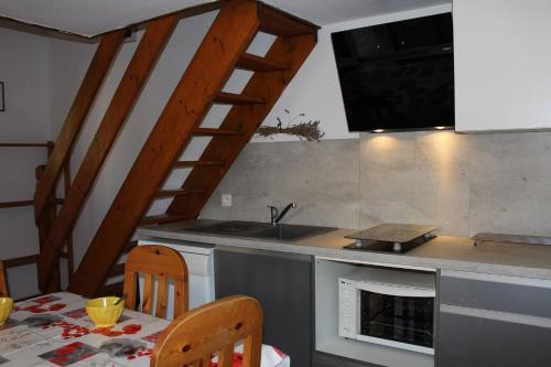 Pavillon Cosy 3 pièces avec véranda et parking GN520-048 - image 3