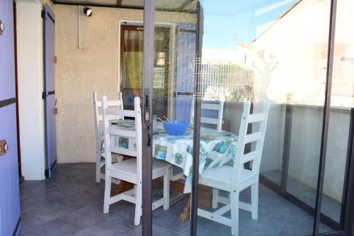 Two-Bedroom House image 5