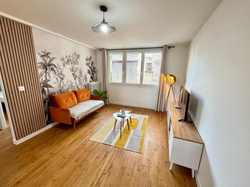 La Madeleine avec parking in 馬德連聖里歐納