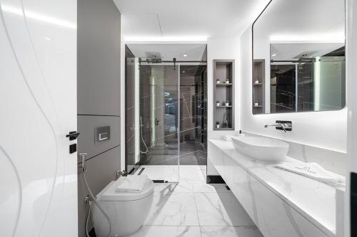 Business Bay 1BR Canal Views, Pool, Gym & Near Burj Khalifa, Dubaï (photo 8)