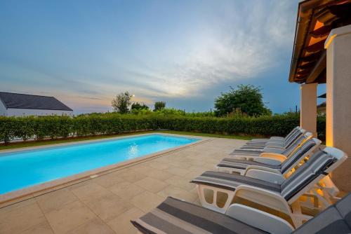 Villa RE by Istrialux in 薩維舍亞
